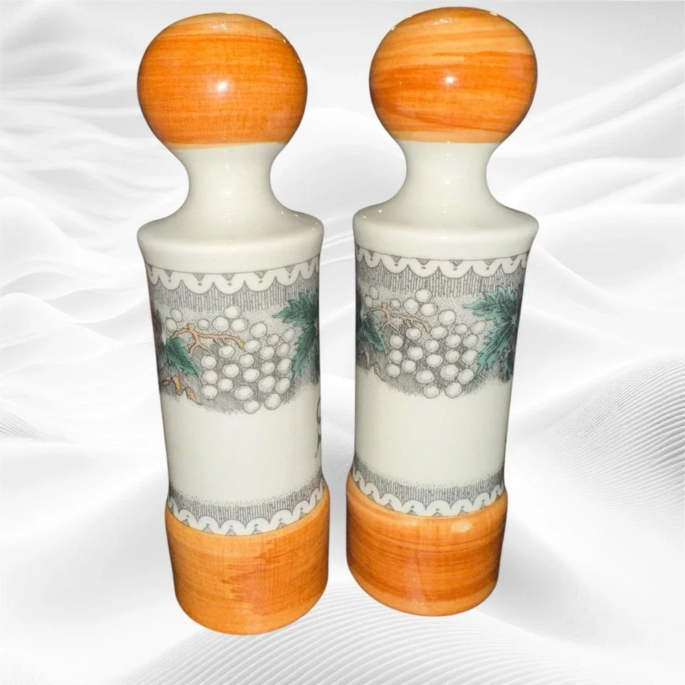 Vintage BURGUND Goebel Salt And Pepper Shakers W Germany #314 Floral Design‎